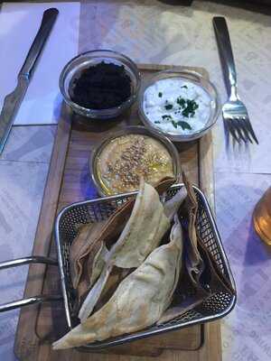 Blue Moon Valencia - Craft Beer & Restaurant