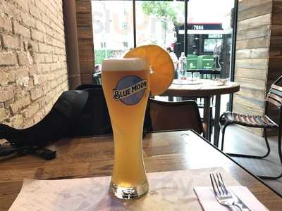 Blue Moon Valencia - Craft Beer & Restaurant