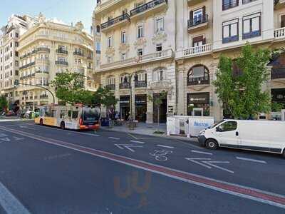 Blue Moon Valencia - Craft Beer & Restaurant