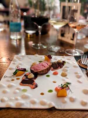 L&c Restaurant & Bar