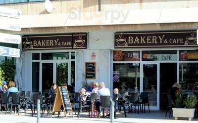 Bakery & Cafe