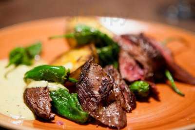 9 Granados Restaurant