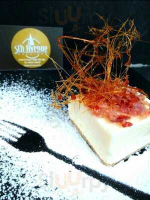 5th Avenue Lounge Bar Miribilla