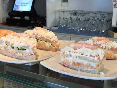 5th Avenue Lounge Bar Miribilla