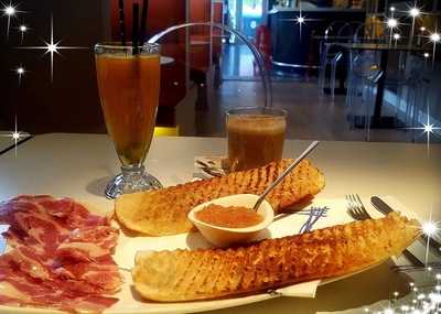 5th Avenue Lounge Bar Miribilla