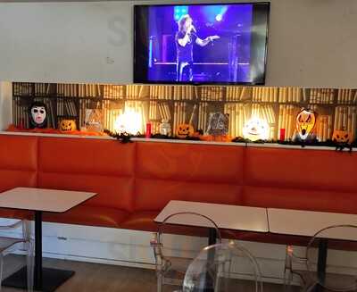 5th Avenue Lounge Bar Miribilla