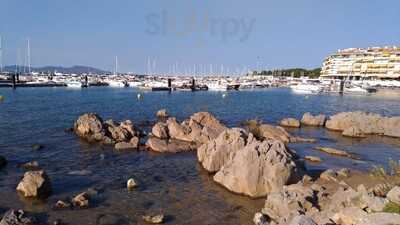 Octopuss Tapas & Music Club