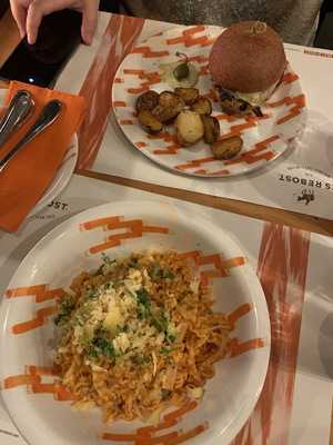 Es Rebost Restaurant Plaça D’espanya