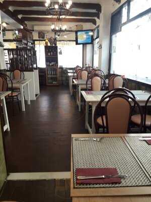 Seis Peniques Bar Restaurante