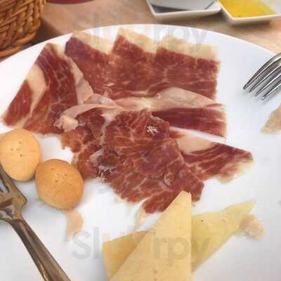 Mari-lin Café Lounge