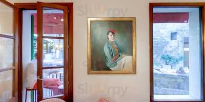 Mari-lin Café Lounge