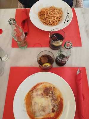 Mari-lin Café Lounge