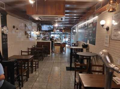 El Huevito Jamonería