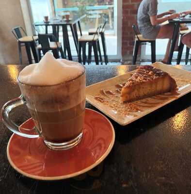 Tres Quarts De Quinze