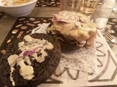 Tres Quarts De Quinze