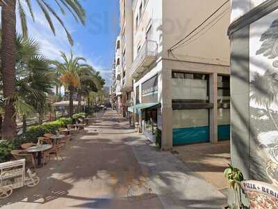 12 Lounge Restaurant