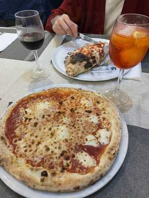 Pizzeria Restaurante La Vita E Bella