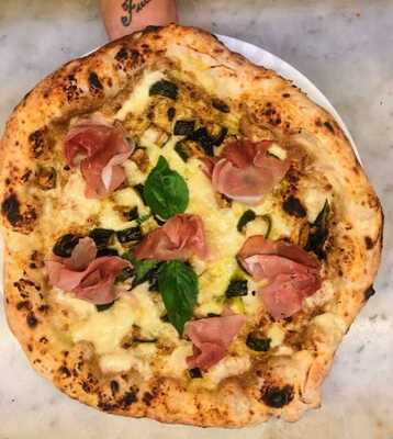 Pummarola Pizzeria Napoletana