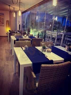 Iguana Restaurant & Cocktail's