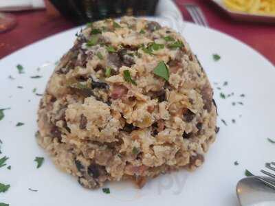 El Caserío De Las Monjas