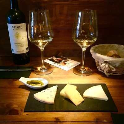 Meke Cafe & Wine Bar