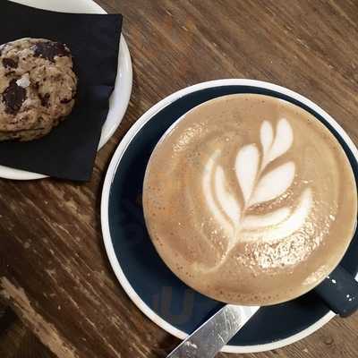 Meke Cafe & Wine Bar