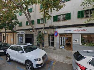 Meke Cafe & Wine Bar