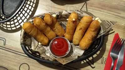 Cuvi Cuvi Food And Drink