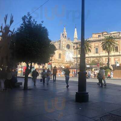 Starbucks Avda Constitucion 36