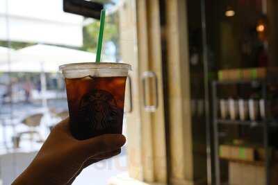 Starbucks Avda Constitucion 36