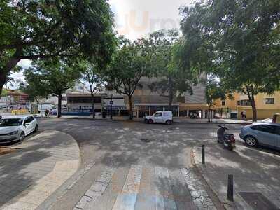 Suomalainen Baari Bosque Pia Ja Pepe