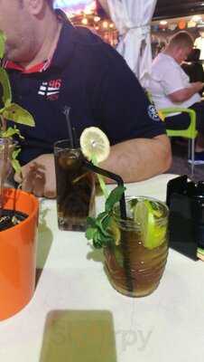 Jonny's Cocktail Bar & Bistro