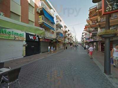 Jonny's Cocktail Bar & Bistro