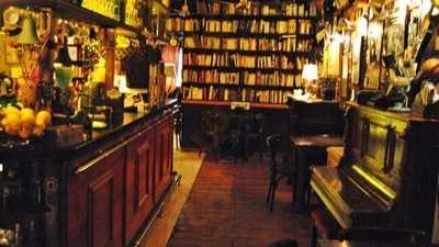 Cas Bohemia Bar And Restaurant - Photo 8