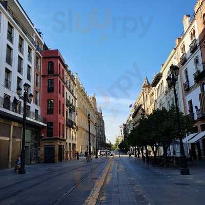 Starbucks Avda Constitucion 11