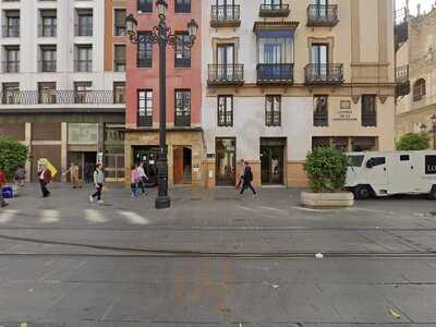 Starbucks Avda Constitucion 11