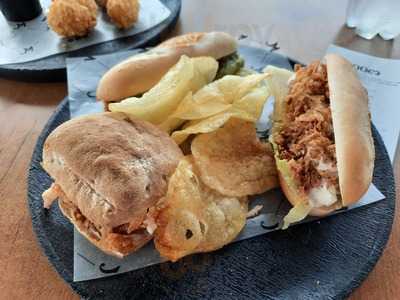 Cerveria 100 Montaditos