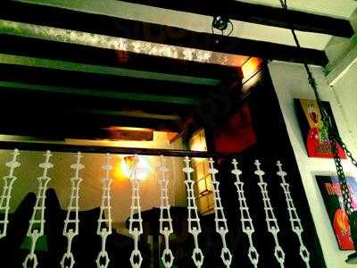 Rocco's Drinks Wine & Music