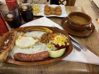 Restaurante Y Pastelería Colombia A La Carta