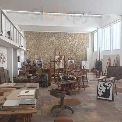 Cafeteria Fundacio Pilar I Joan Miro