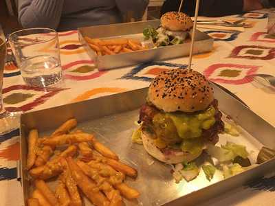 La Parrillita Pizza & Burger