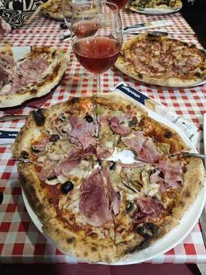 Casa Nostra Pizzeria Trattoria