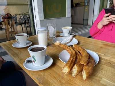Churrería Heladería Los Olivares