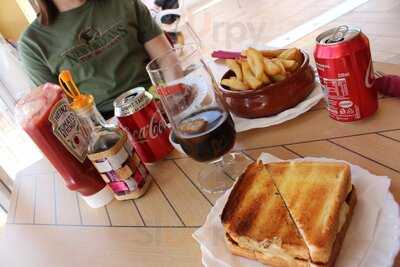 Red Rocks Sports Bar