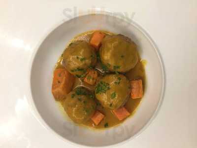 Entre Libros Y Pucheros