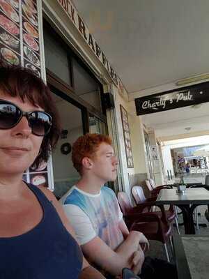 Bar Raffles, Charly's Pub