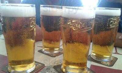 Bar Raffles, Charly's Pub