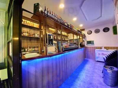 Bar Raffles, Charly's Pub