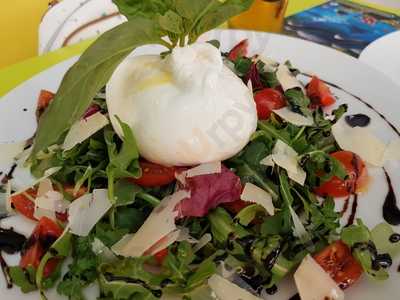 La Familia Bistro-bar