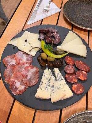 Ristorante 13 Y Medio